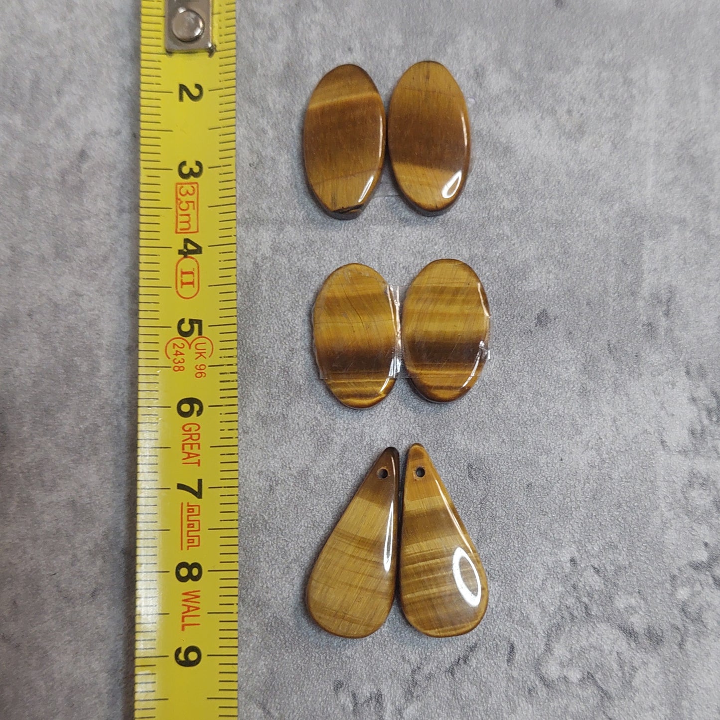 Kapussi, 3 paria, tiikerinsilmä