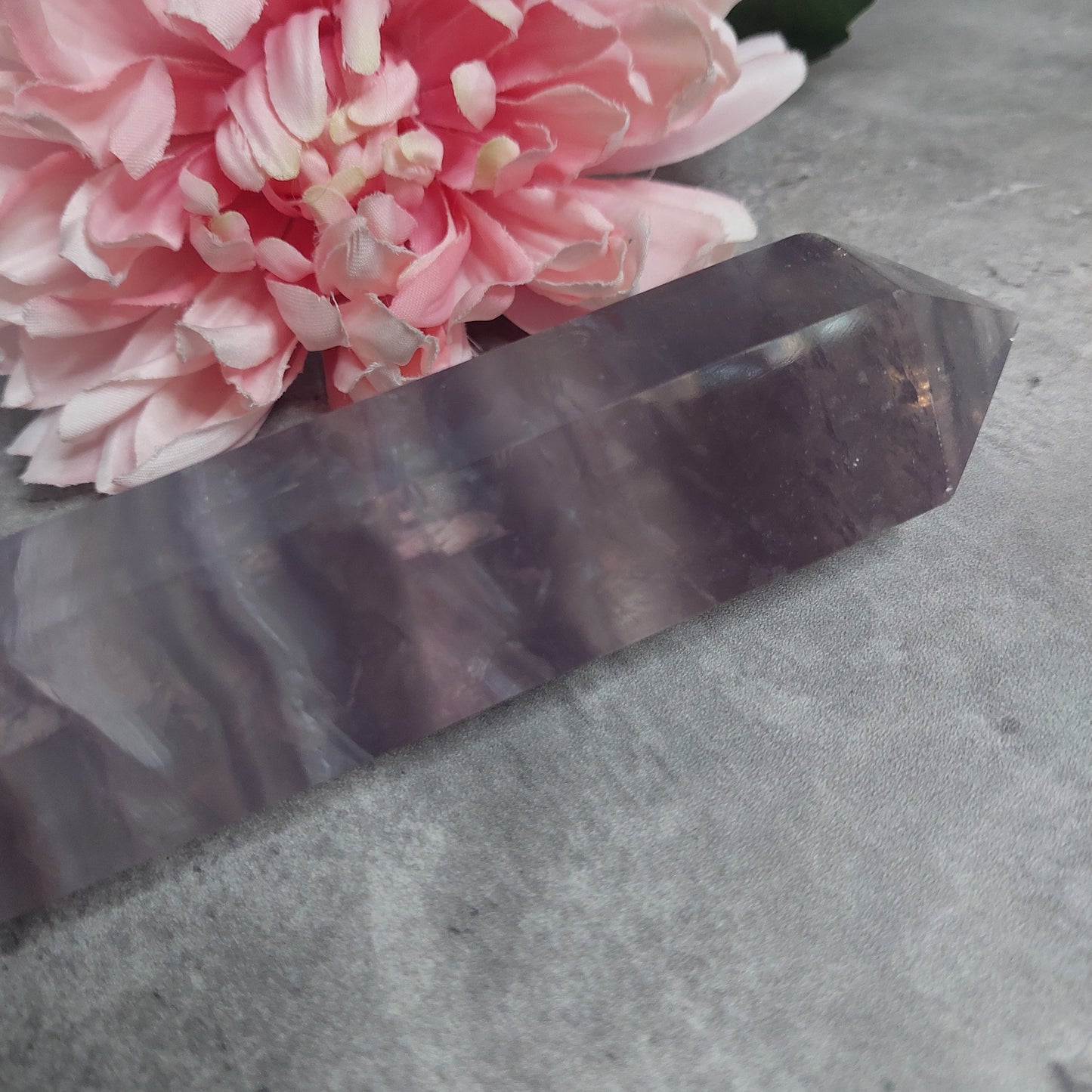 Torni, vaaleanvioletti fluoriitti 21cm