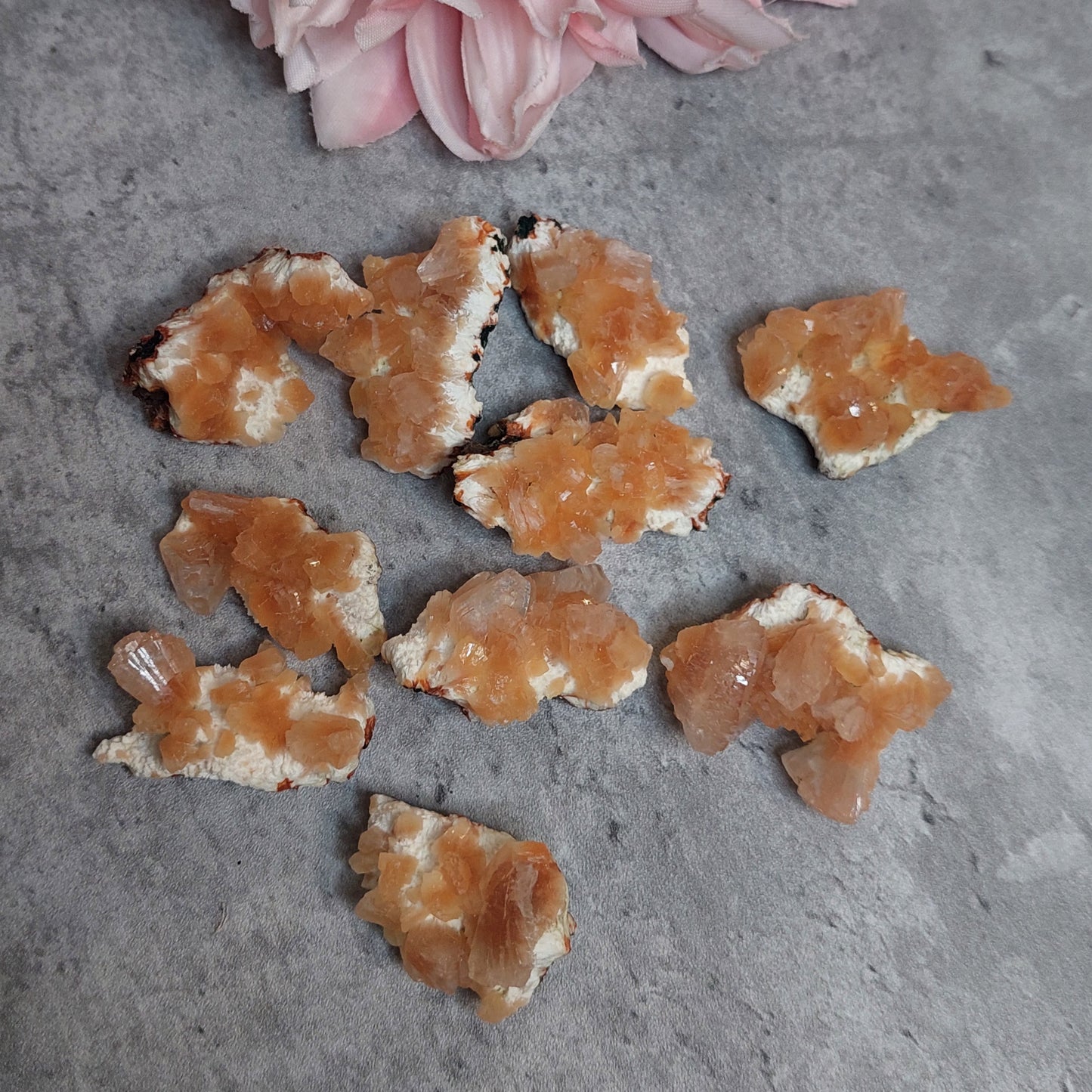 MINI Oranssi heulandite moderniitissa