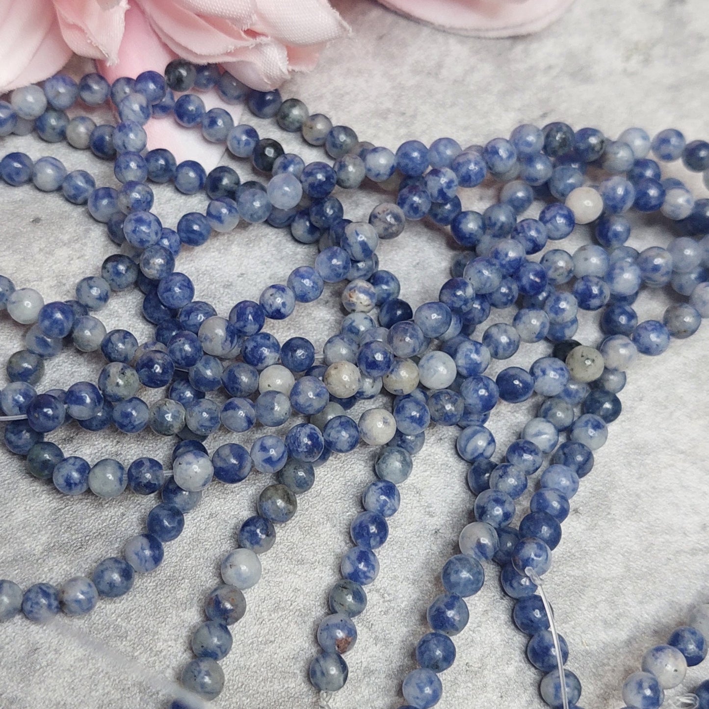 Helmiä 4mm, blue spotted jasper 38cm nauha
