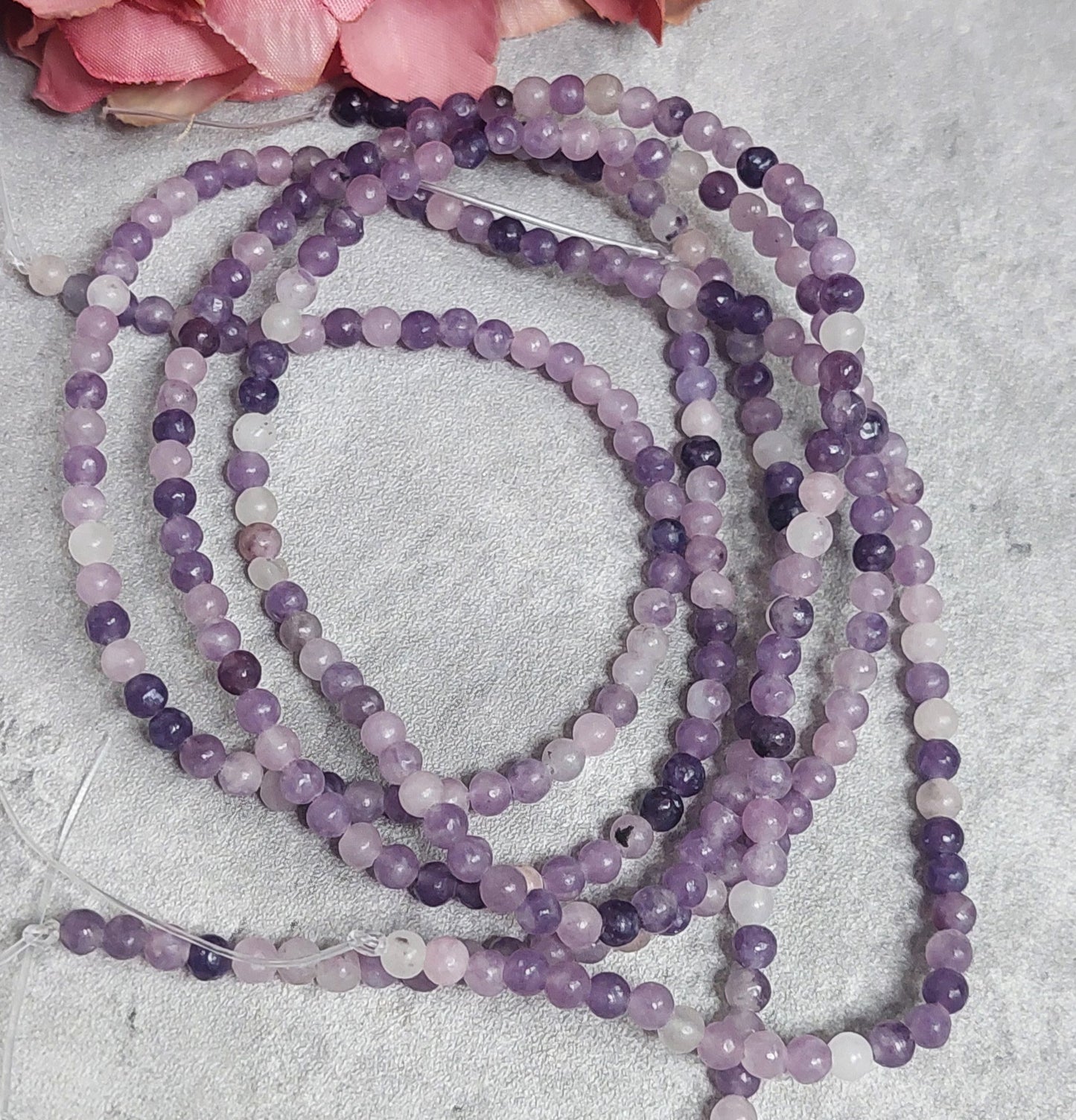Helmiä 4mm, Lepidoliitti 38cm nauha