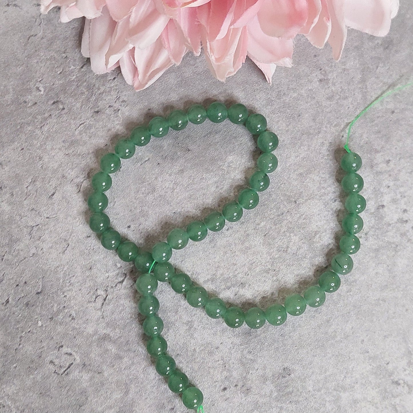 Helmiä 8mm, aventuriini 38cm nauha