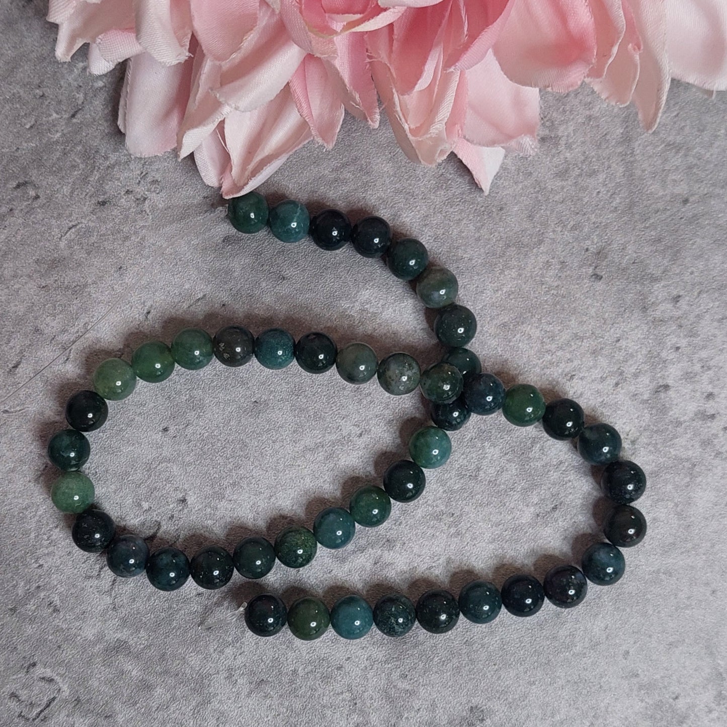 Helmiä 8mm, sammalakaatti tumma 38cm nauha