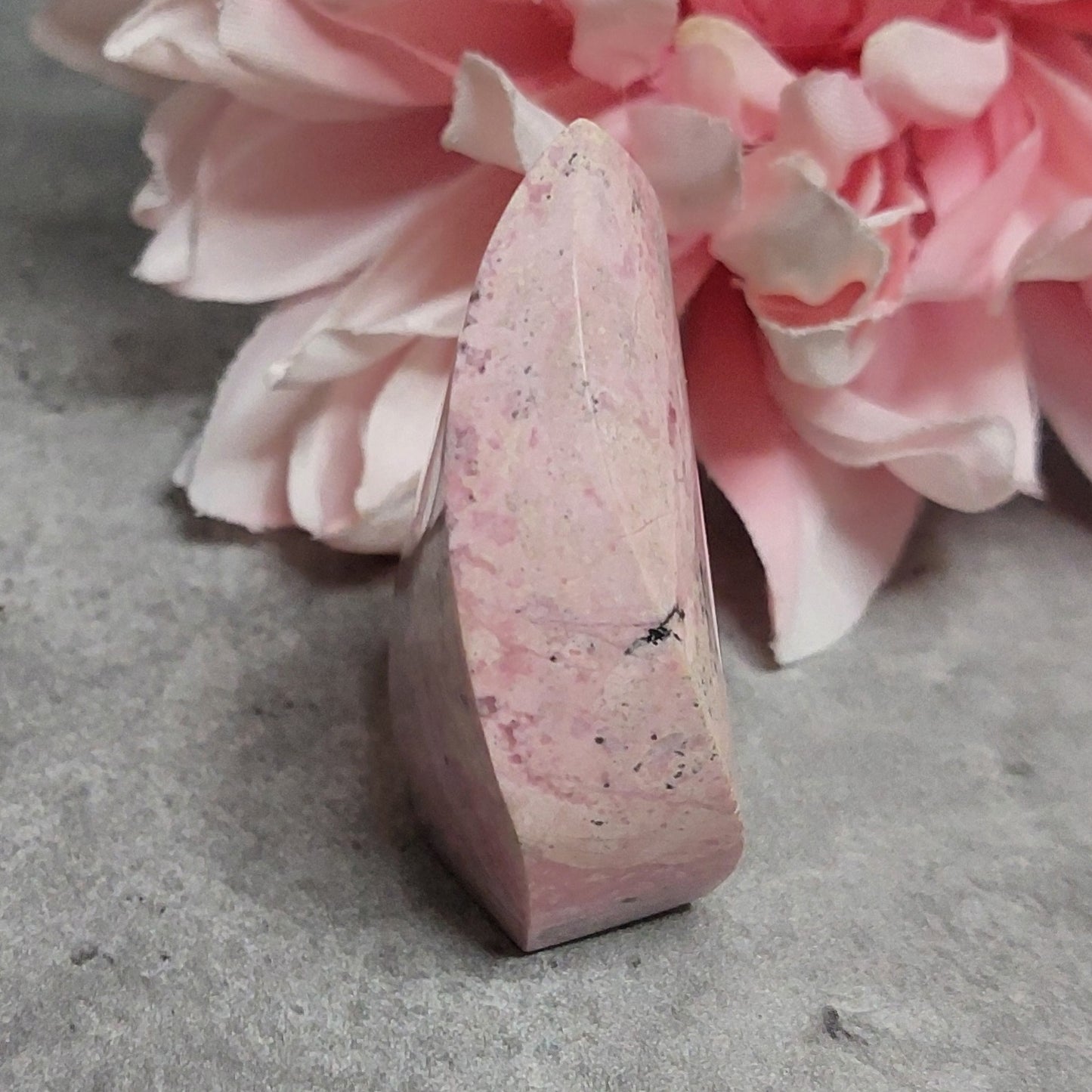 Liekki, Perun rodoniitti