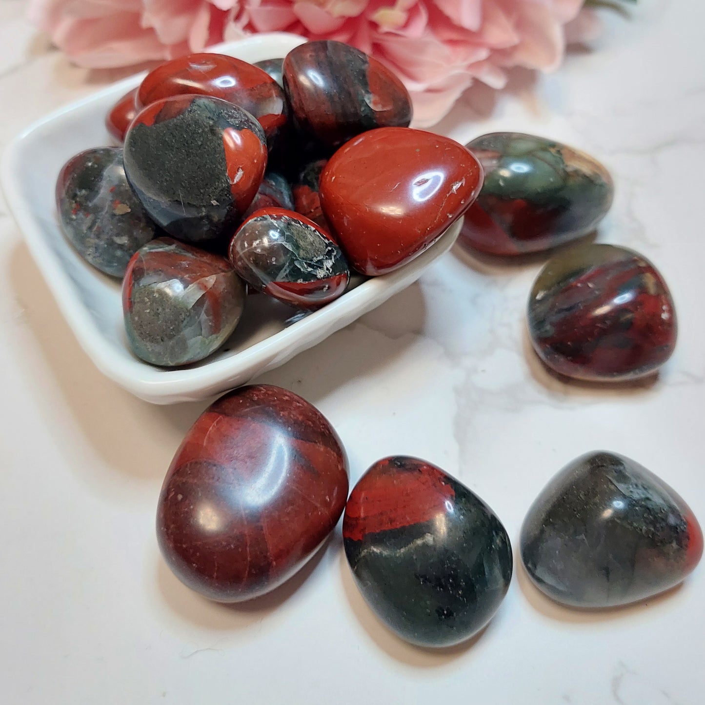 Rumpuhiottu african blood stone