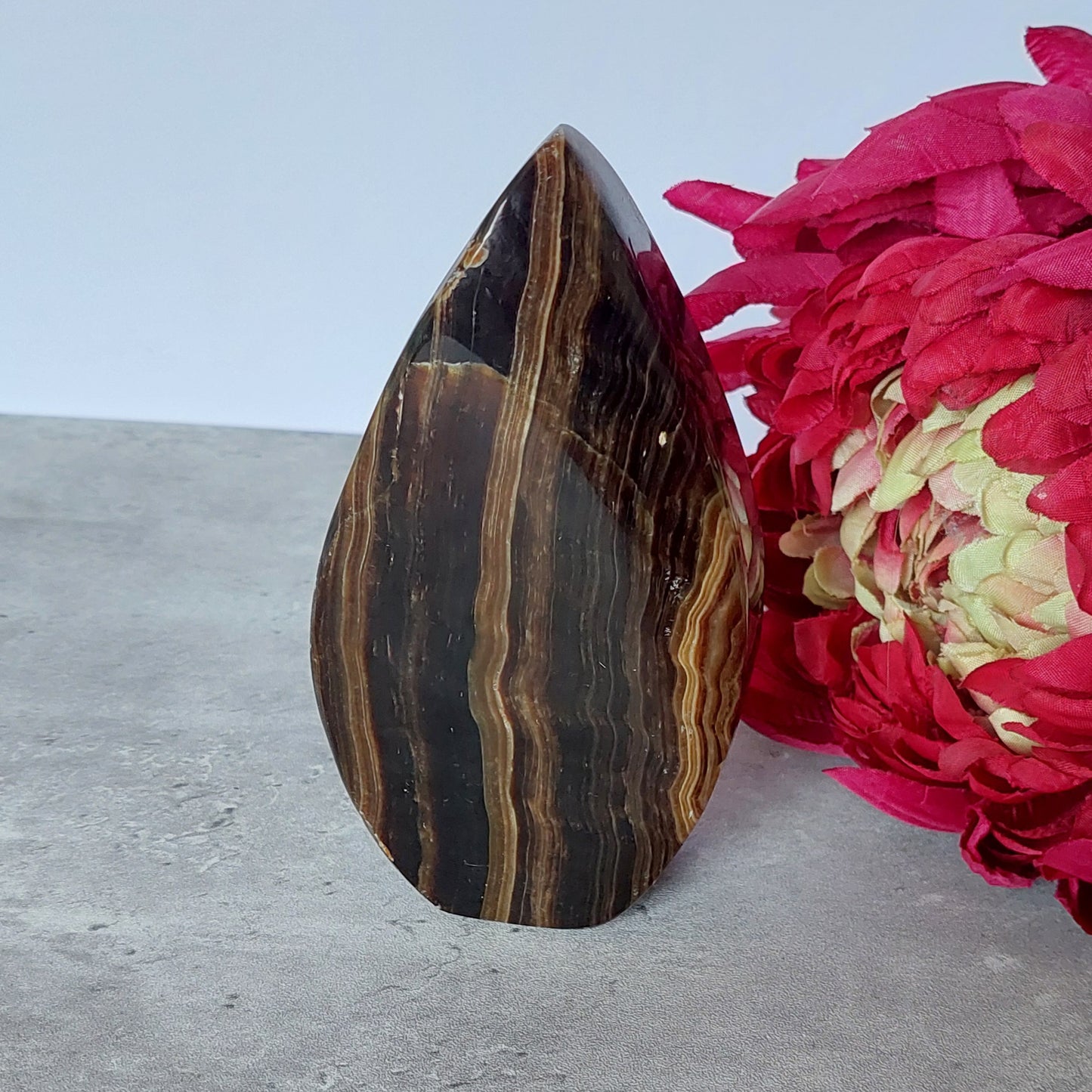 Suklaakalsiitti lehti