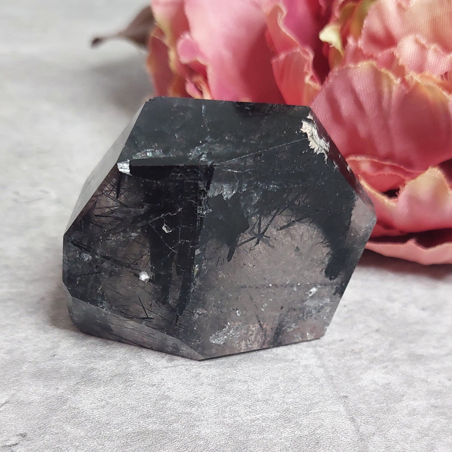 Turmaliinikvartsissa 3