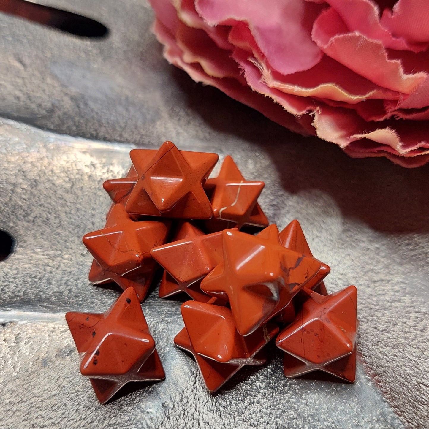 Minimerkaba, punainen jaspis (C5.3)