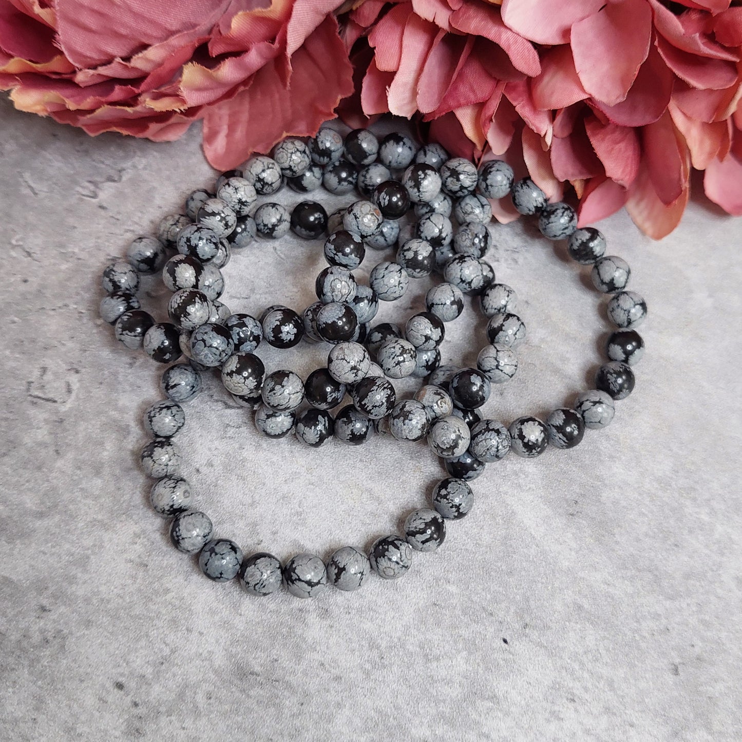 Rannekoru 8mm lumihiutaleobsidiaani