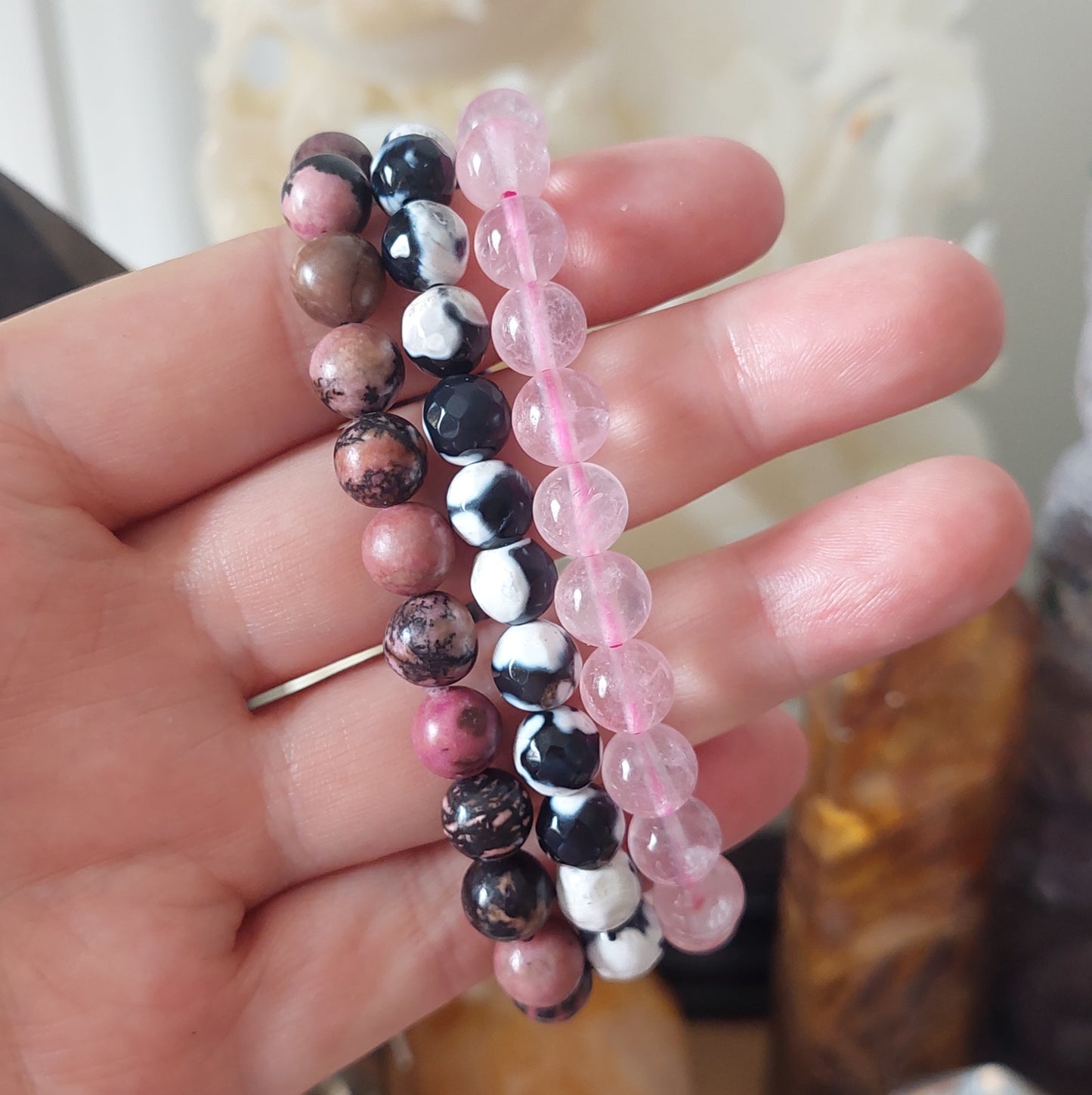 Rannekorusetti 4: ruusukvartsi, orca-akaatti ja rodoniitti