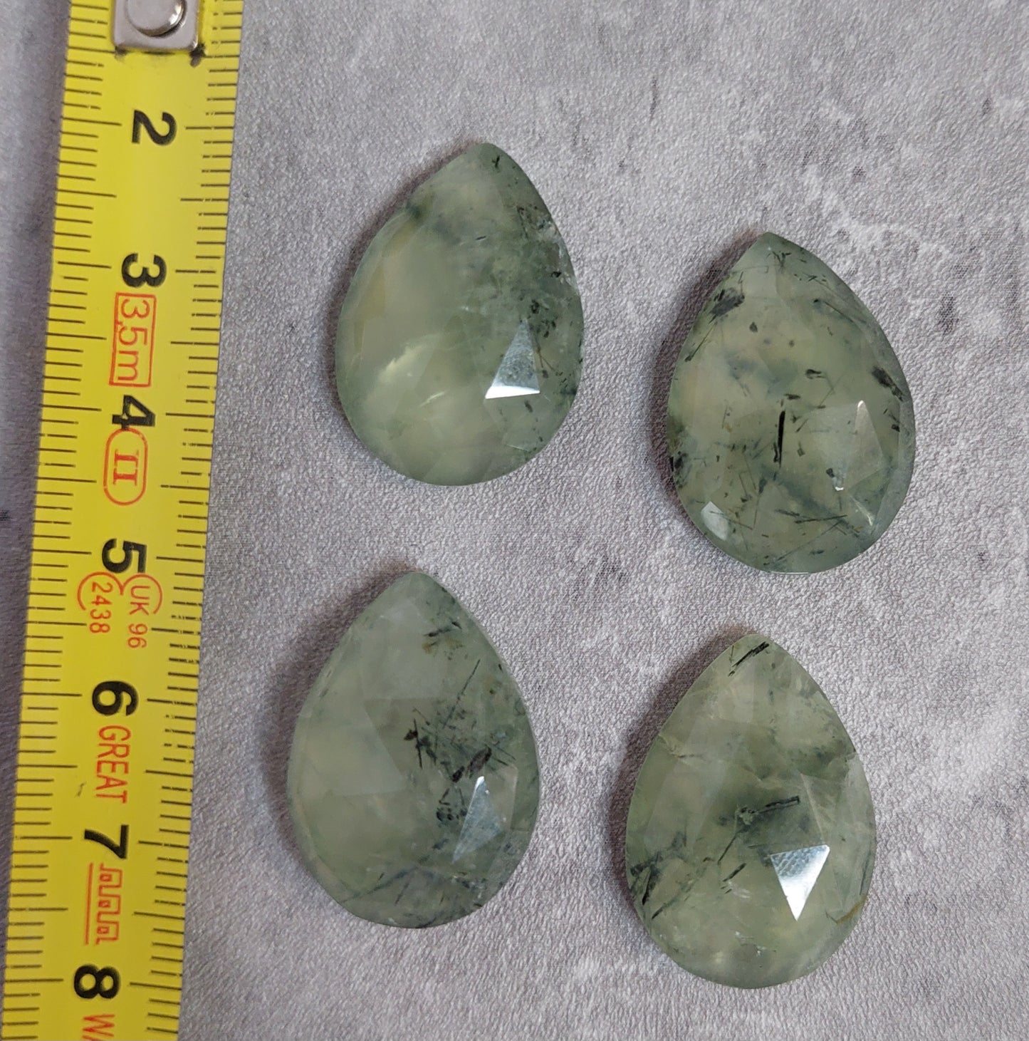 Kapussi, 4kpl prehniitti pisara 18x25mm
