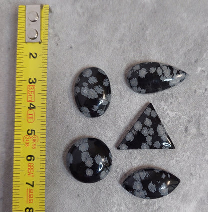 Kapussi, 5kpl lumihiutaleobsidiaani