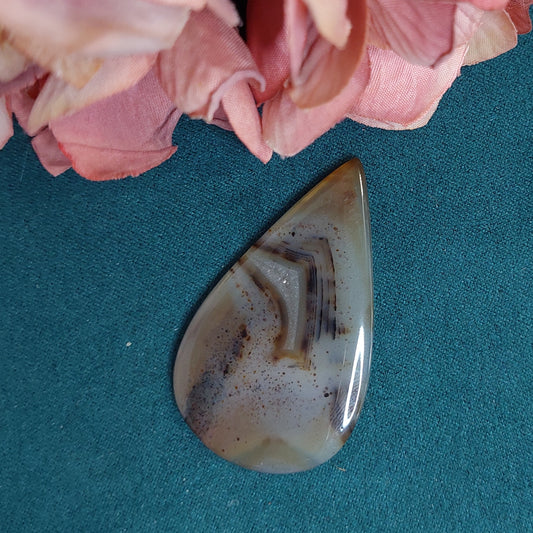 Kapussi, pisara dentriittinen akaatti 49x28x3mm