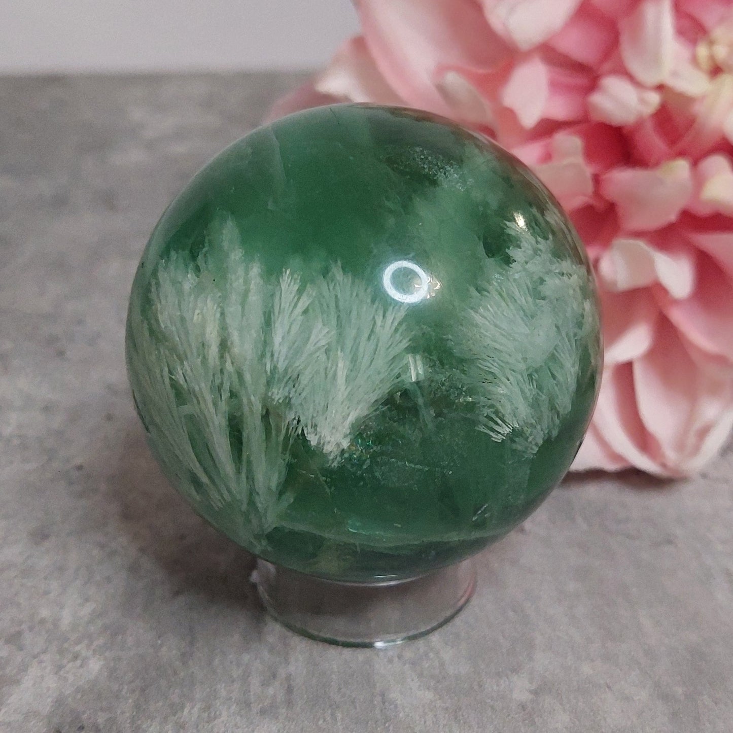 Pallo, lumihiutale fluoriitti 6,2cm