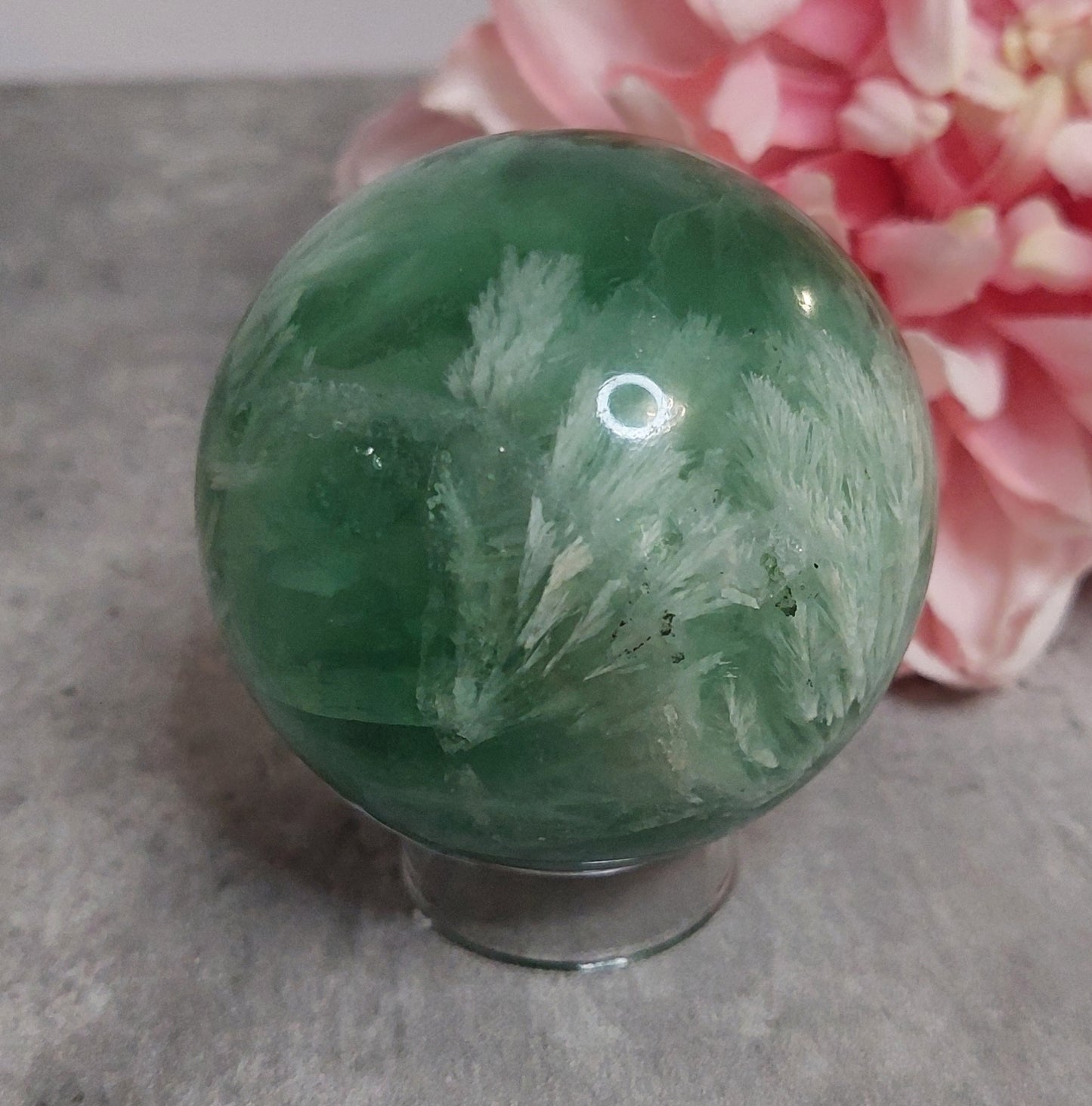 Pallo, lumihiutale fluoriitti 6,2cm