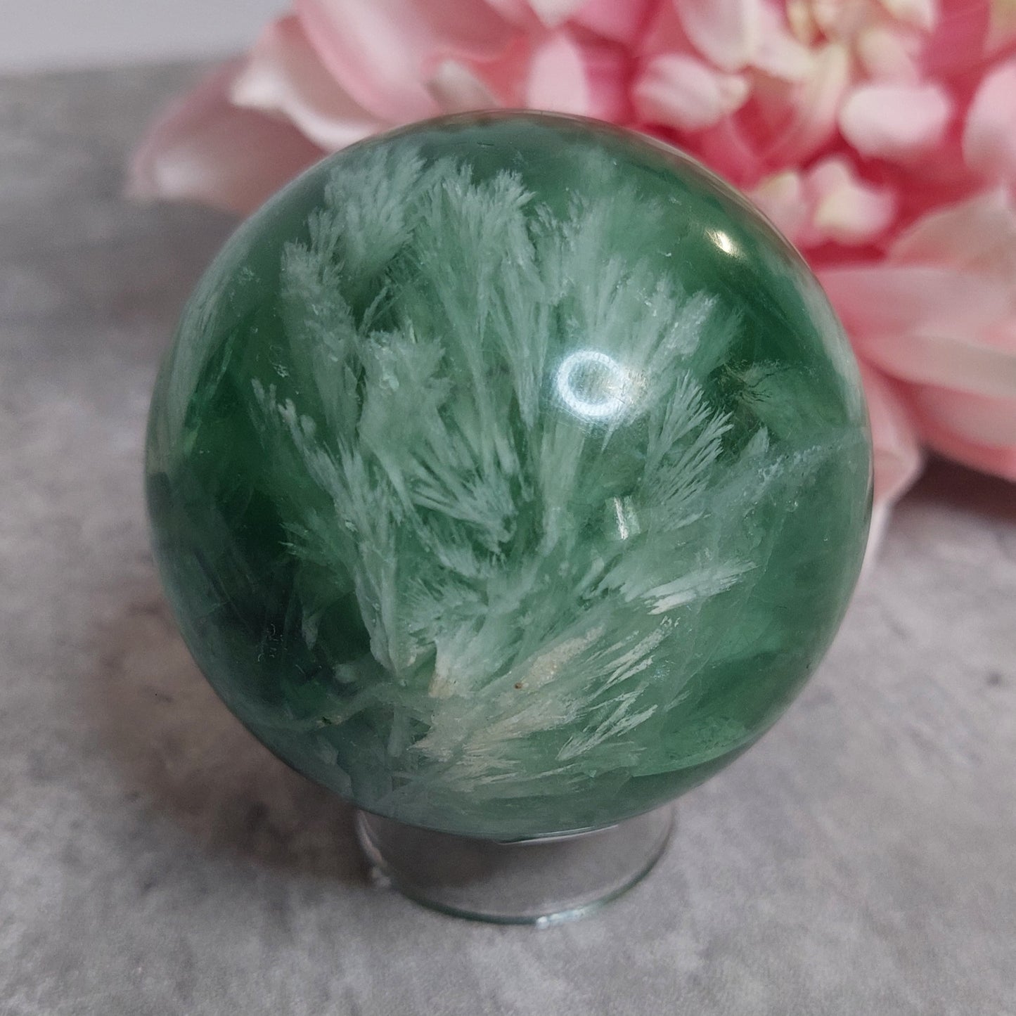 Pallo, lumihiutale fluoriitti 6,2cm