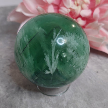 Pallo, lumihiutale fluoriitti 6,2cm