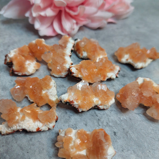 MINI Oranssi heulandite moderniitissa