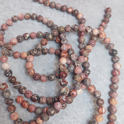 Helmiä 6mm, leopardijaspis 38cm nauha