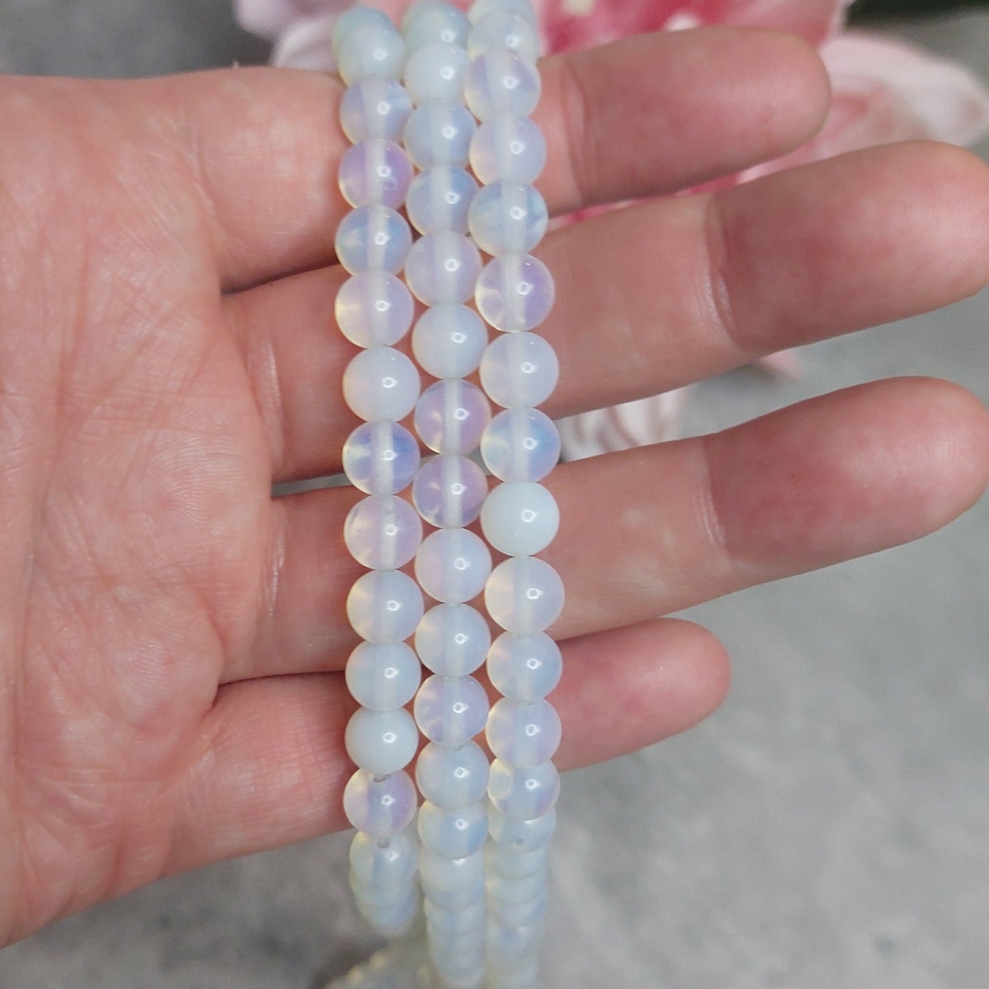 Helmiä 8mm, opaliitti 38cm nauha