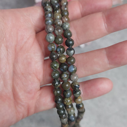 Helmiä 6mm, quesera 38cm nauha
