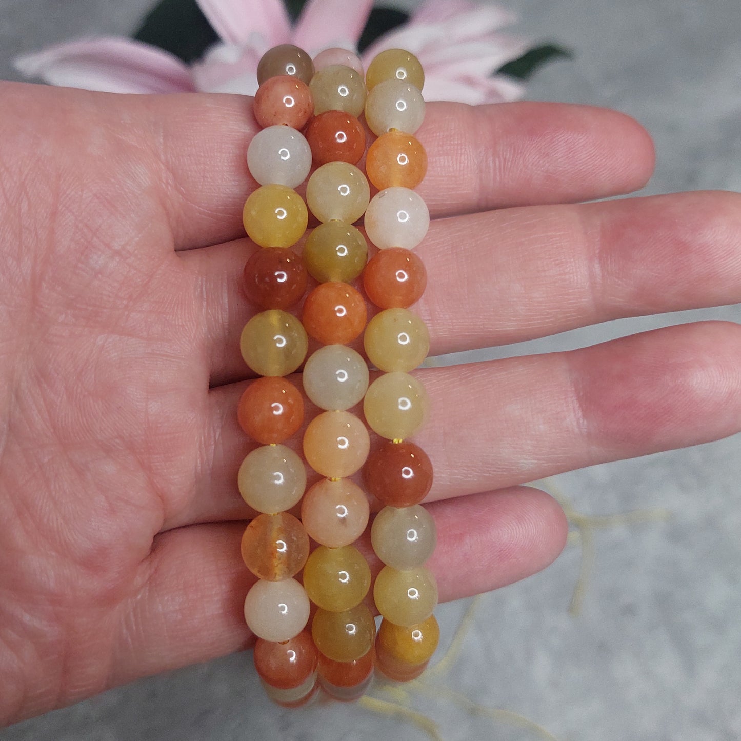 Helmiä 8mm, Gold Silk Jade 38cm nauha