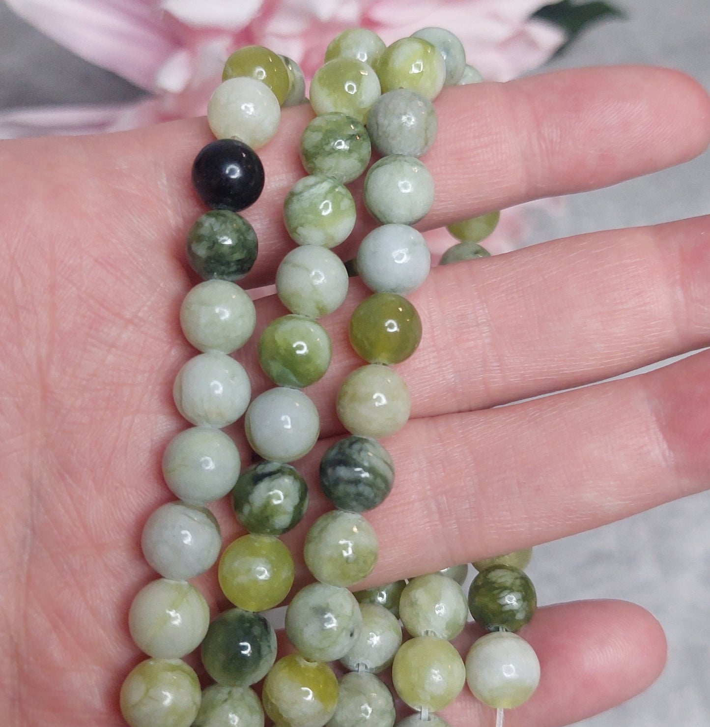 Helmiä 8mm, Jadekalsiitti 38cm nauha