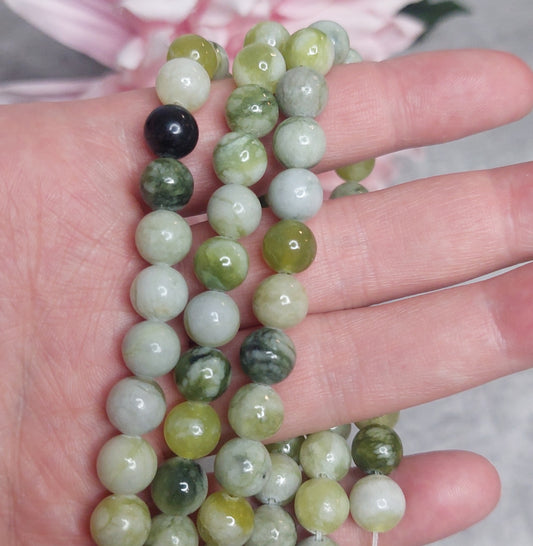 Helmiä 8mm, Jadekalsiitti 38cm nauha