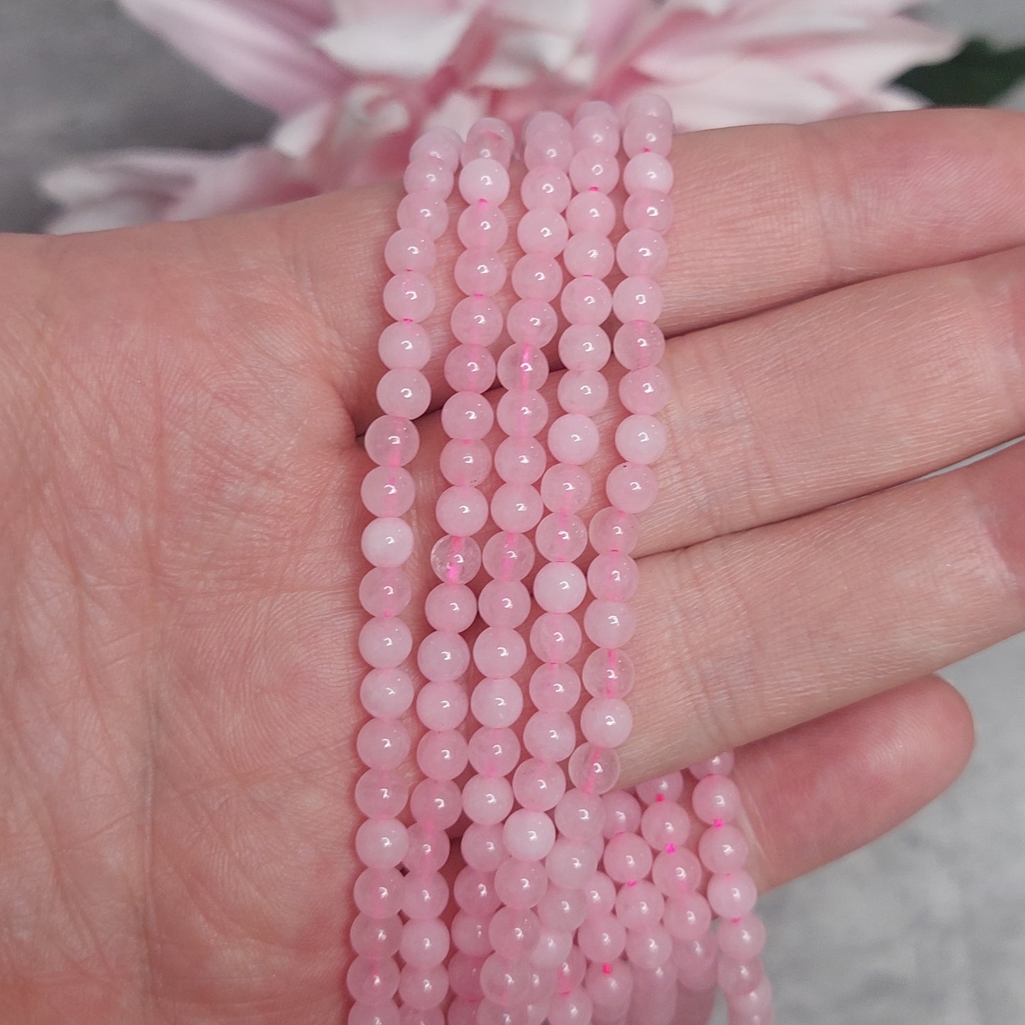Helmiä 4mm, ruusukvartsi (matala laatu) 38cm nauha