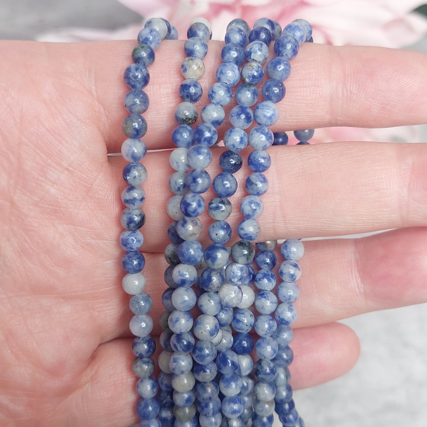 Helmiä 4mm, blue spotted jasper 38cm nauha
