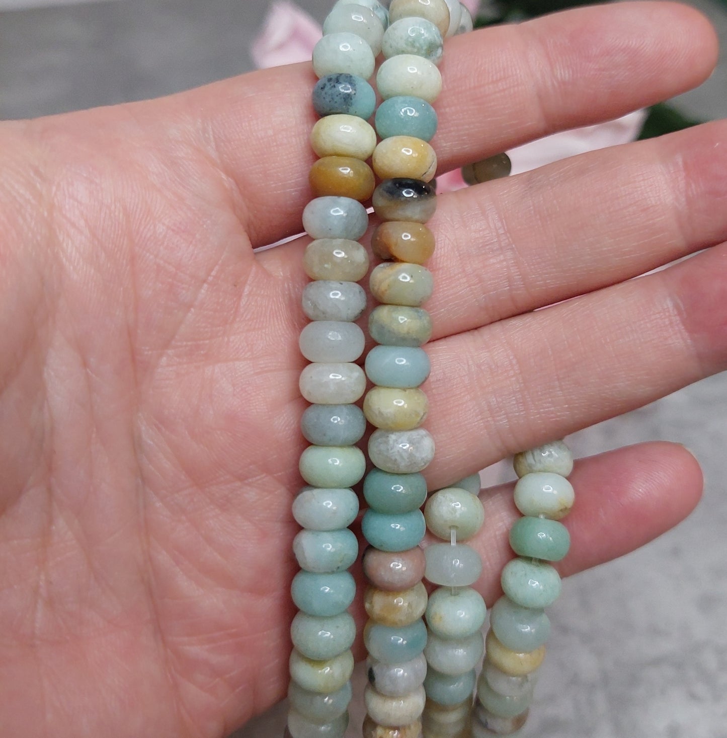 Helmiä abacus 8mm, karibiankalsiitti 38cm nauha
