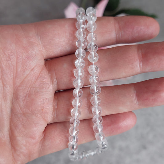 Helmiä 6mm, vuorikristalli 37cm nauha