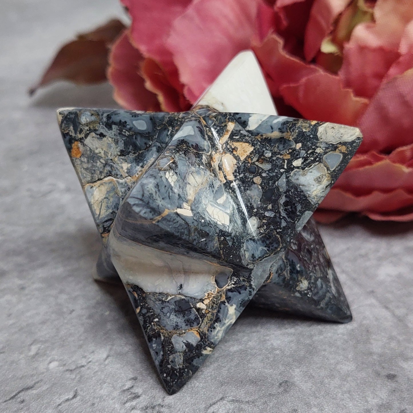 Maligano jaspis merkaba