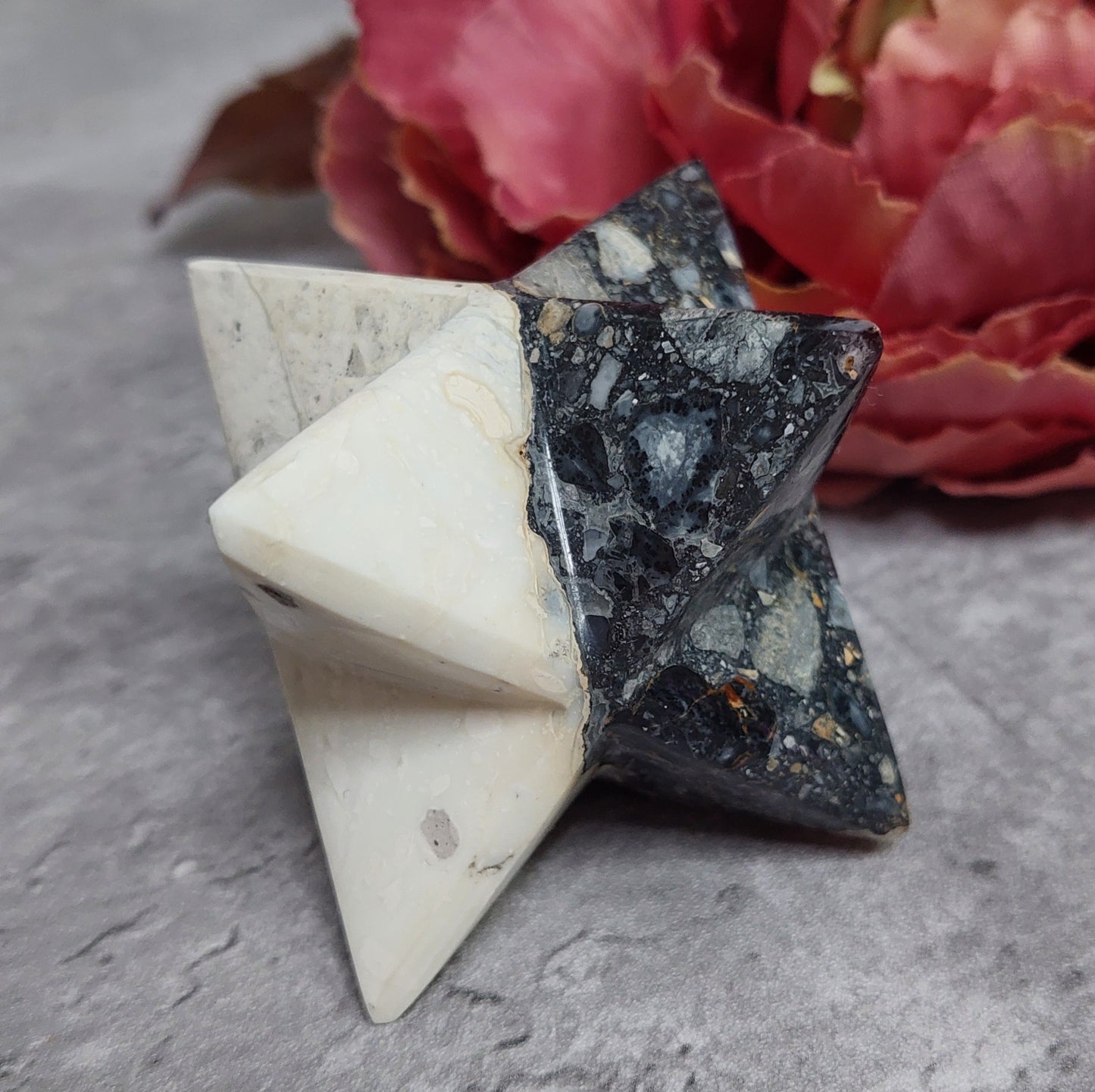 Maligano jaspis merkaba