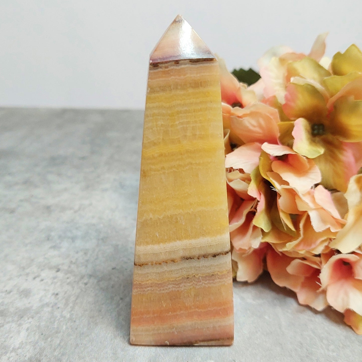 Obelisk, Persikkakalsiitti 11cm