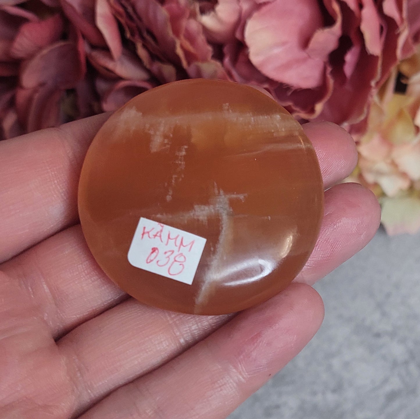 Kämmenkivi, nappi hunajakalsiitti