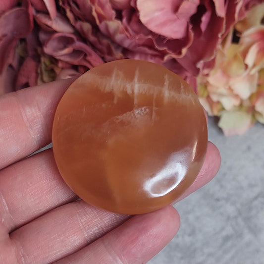 Kämmenkivi, nappi hunajakalsiitti