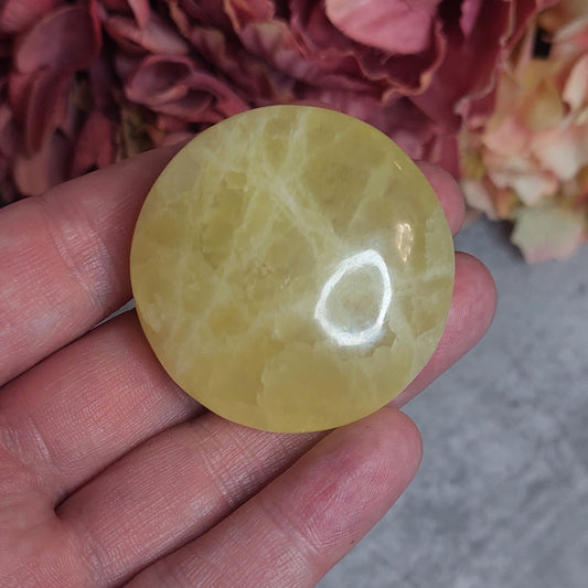 Kämmenkivi, nappi sitruunakalsiitti