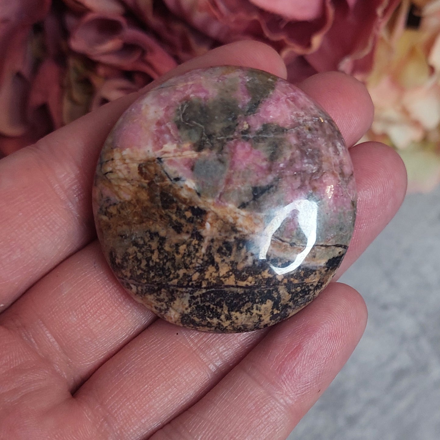 Kämmenkivi, nappi rodoniitti