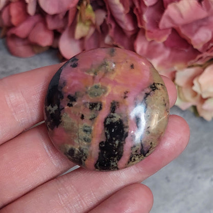 Kämmenkivi, nappi rodoniitti