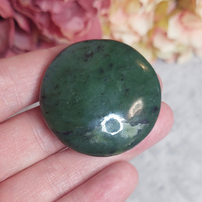 Kämmenkivi, nappi nephriitti