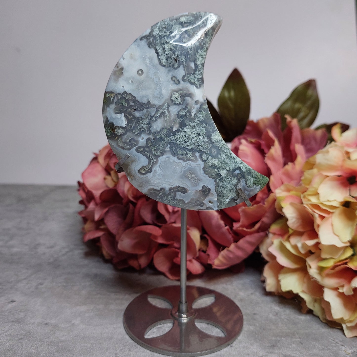 Kuu jalassa, sammalakaatti