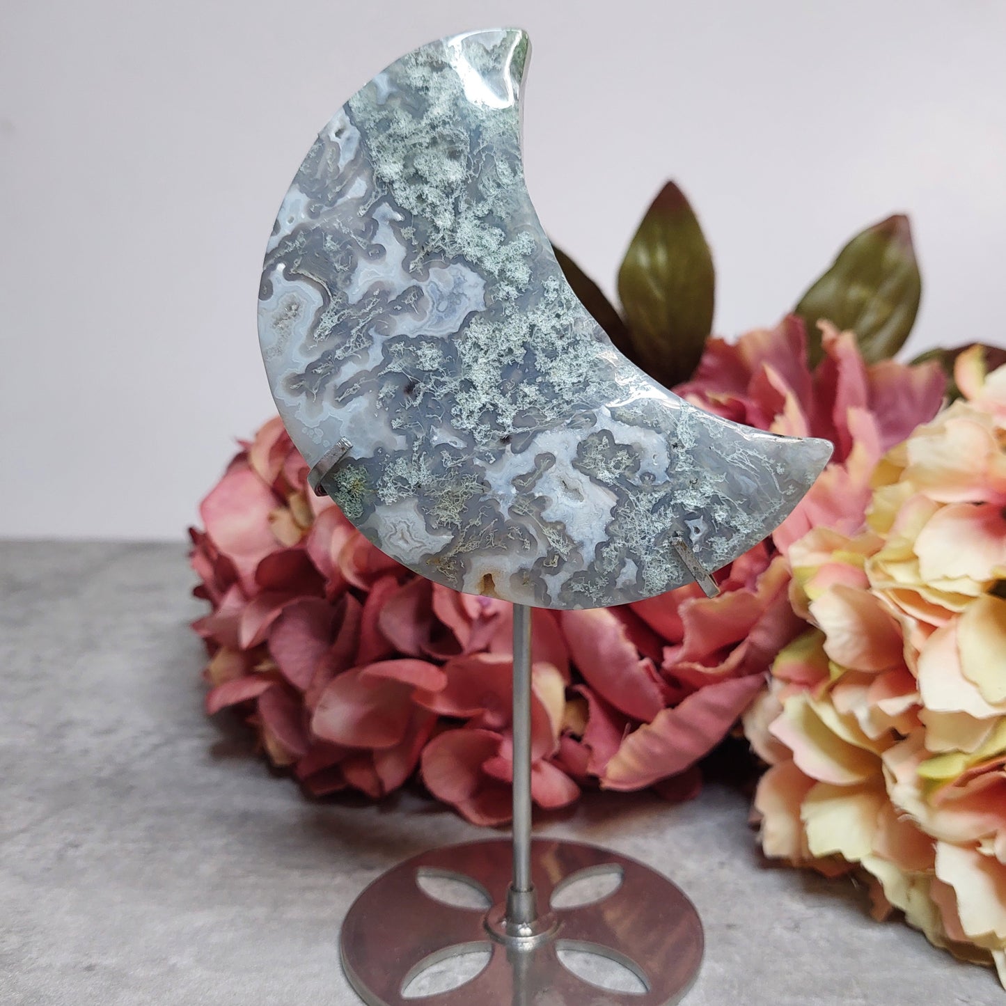 Kuu jalassa, sammalakaatti