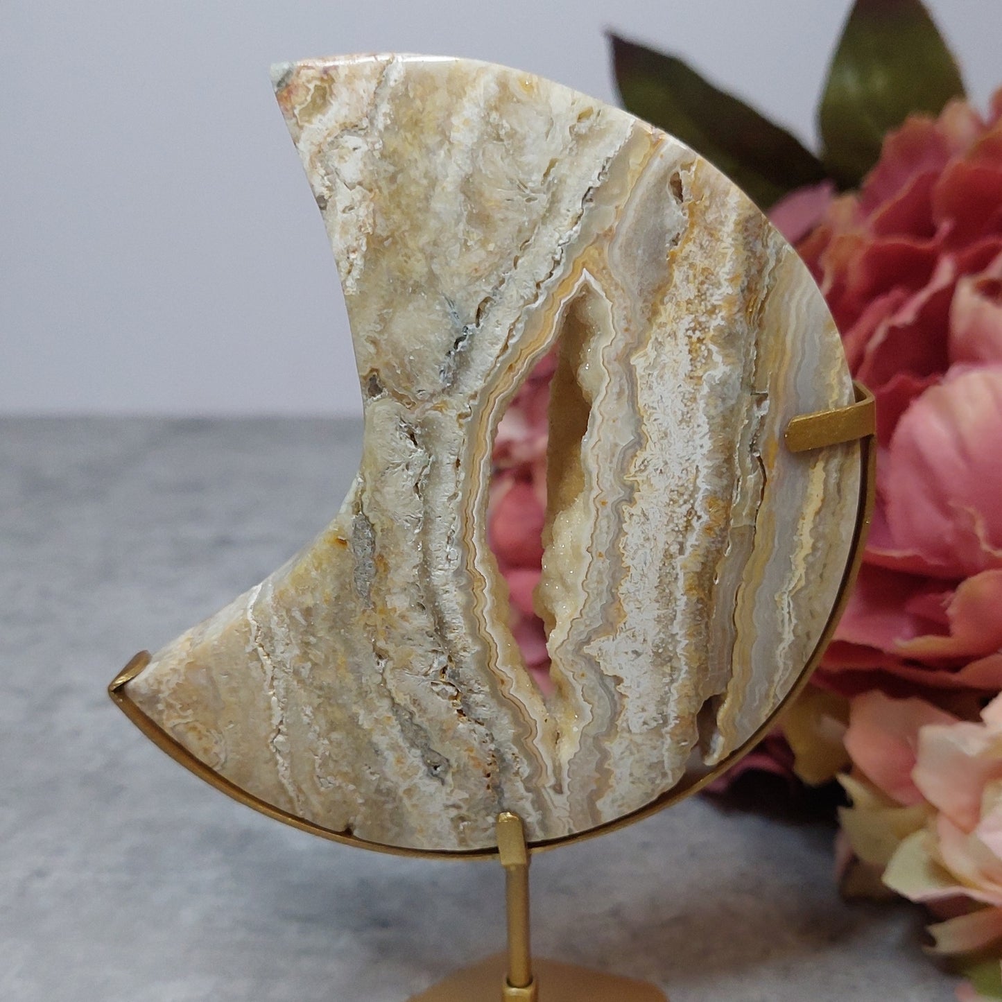 Kuu, pitsiakaatti Indonesia