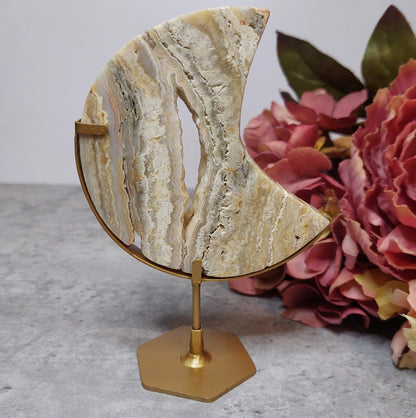 Kuu, pitsiakaatti Indonesia