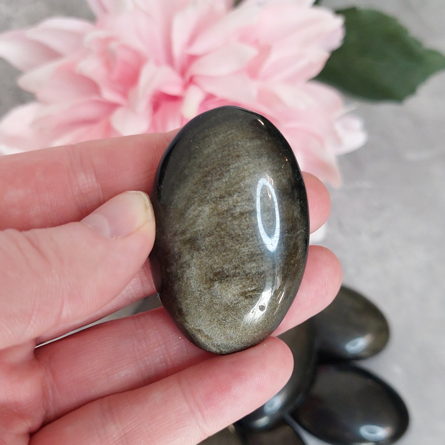 Kämmenkivi, goldenobsidian (D9.1)