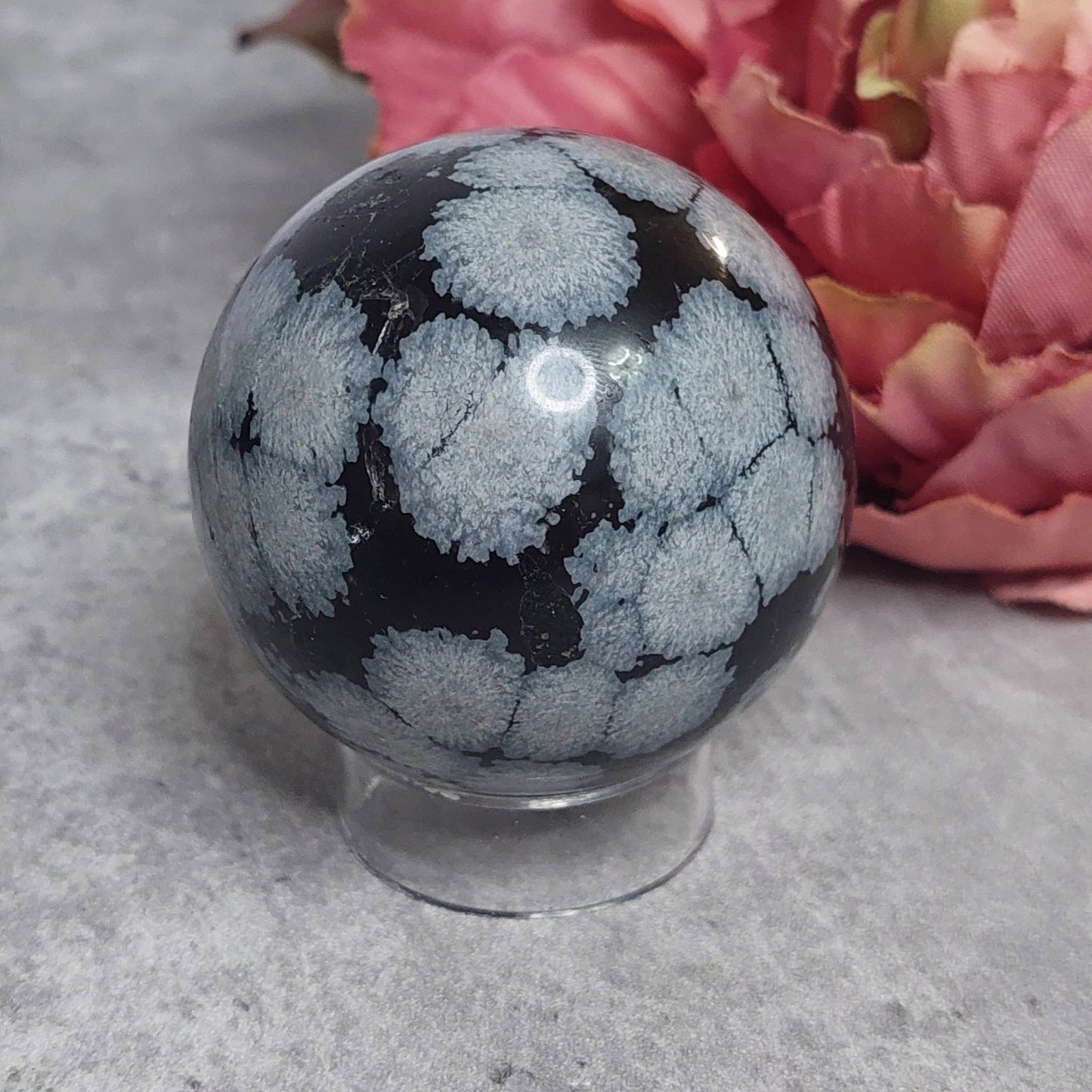 Pallo, lumihiutaleobsidiaani 5cm