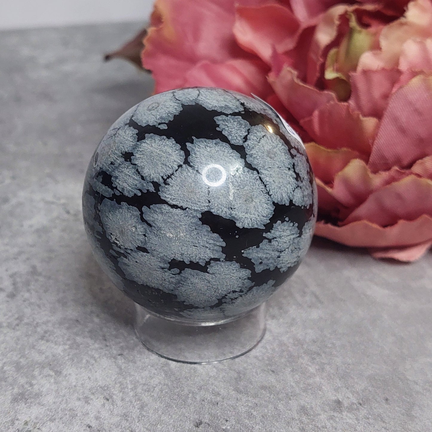 Pallo, lumihiutaleobsidiaani 5cm