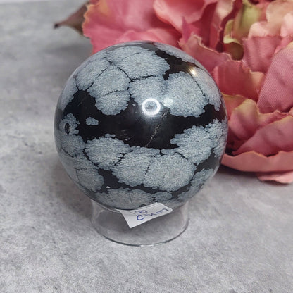Pallo, lumihiutaleobsidiaani 5cm