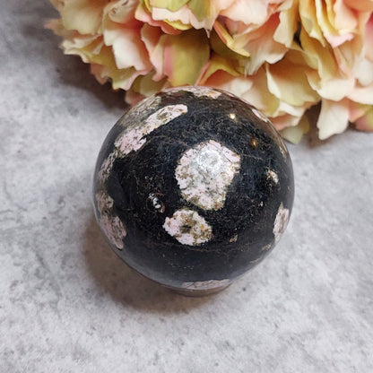 Pallo, lumihiutalerodoniitti 5,7cm